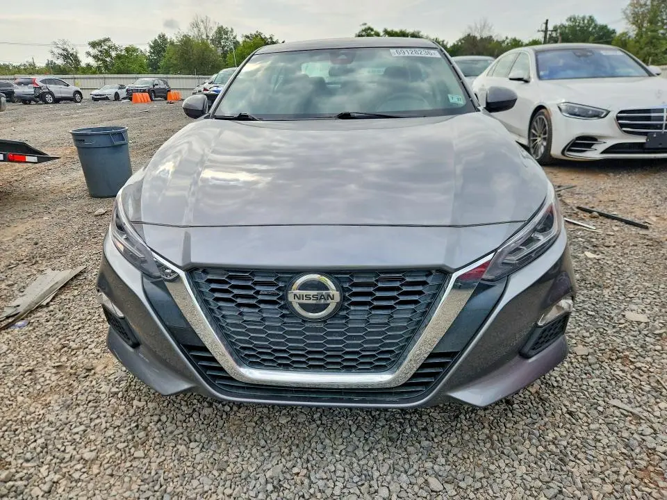 2022 NISSAN ALTIMA SV  