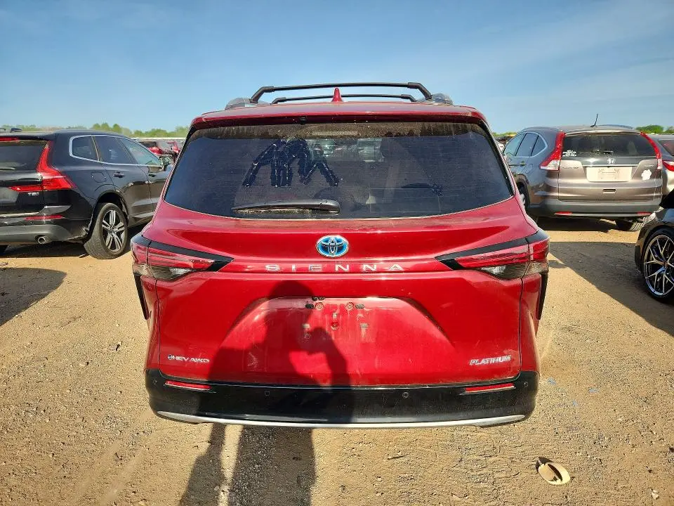 2025 TOYOTA SIENNA PLATINUM 7-PASSENGER  