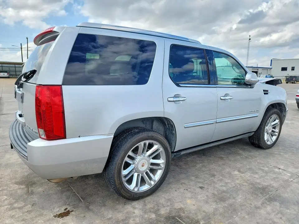 2013 CADILLAC ESCALADE PLATINUM  