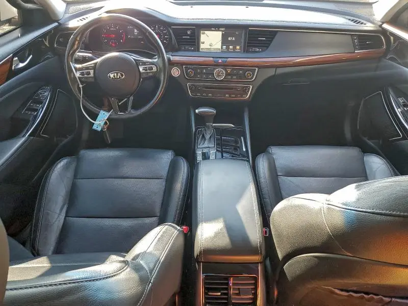 2017 KIA CADENZA PREMIUM  