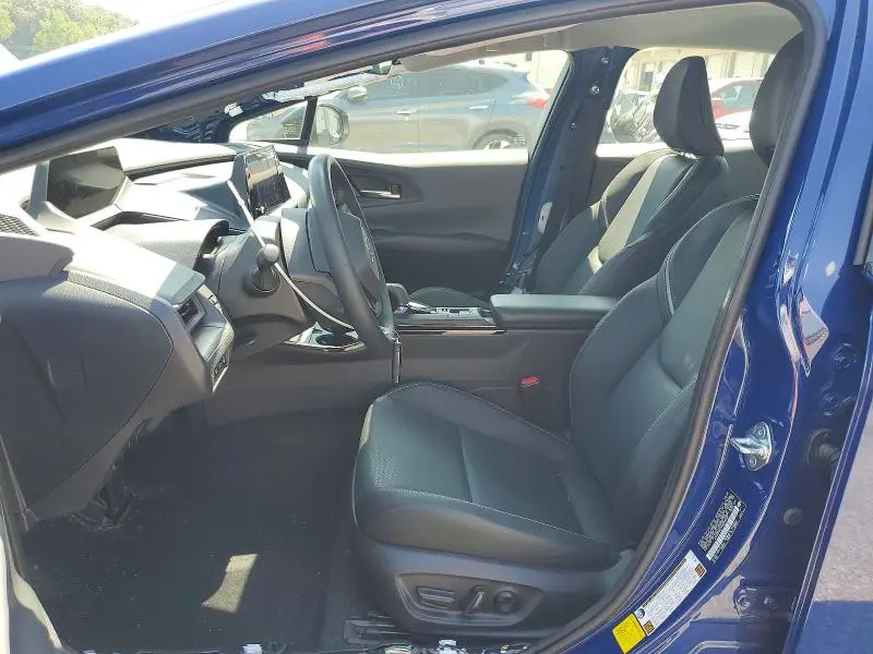 2024 TOYOTA PRIUS XLE  