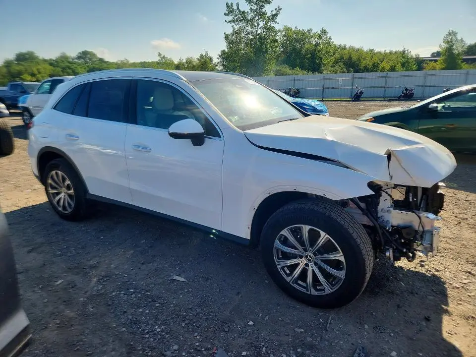 2025 MERCEDES-BENZ GLC 300 4MATIC  