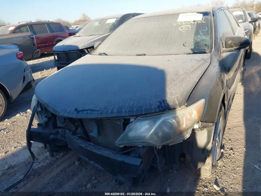 2012 TOYOTA CAMRY SE