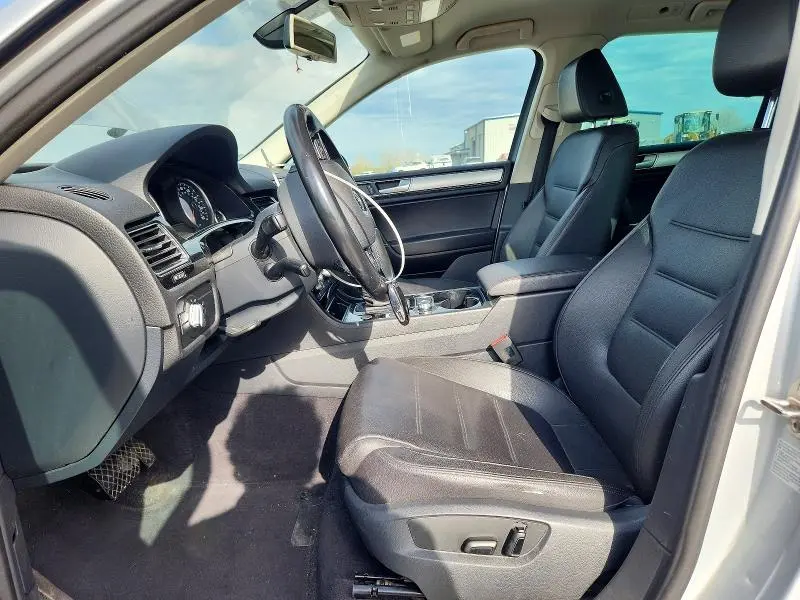 2015 VOLKSWAGEN TOUAREG V6  