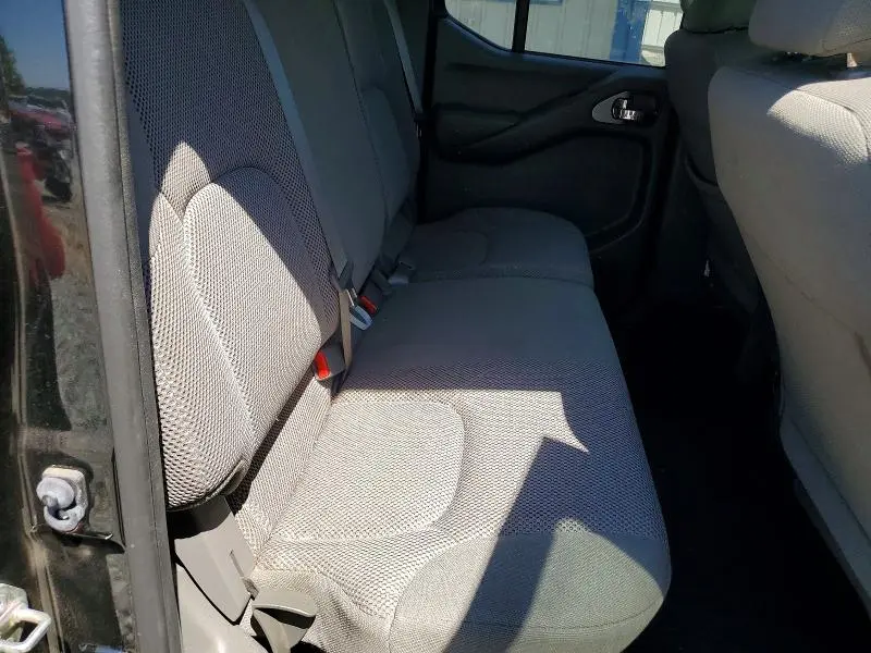 2019 NISSAN FRONTIER SV  