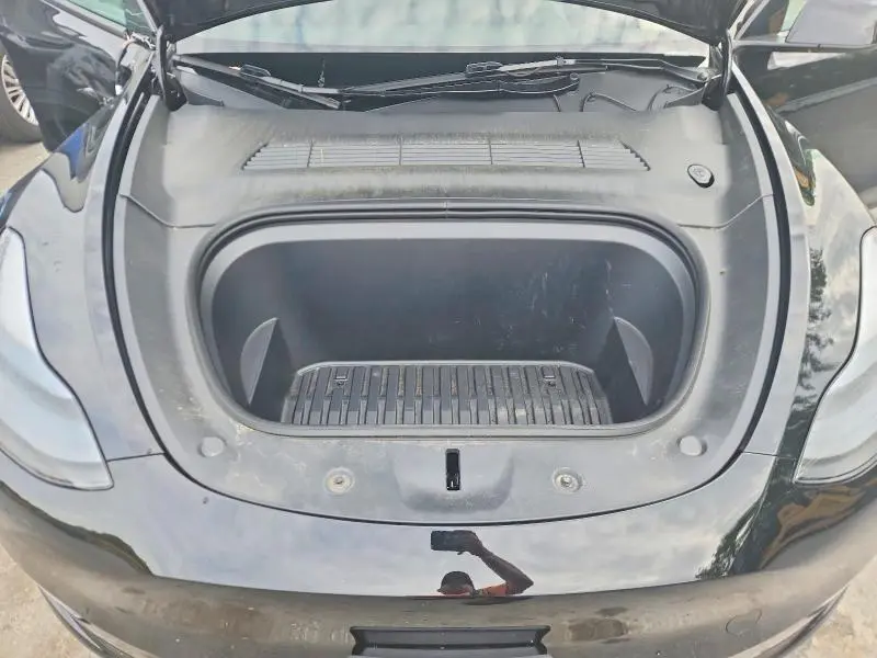 2025 TESLA MODEL Y   