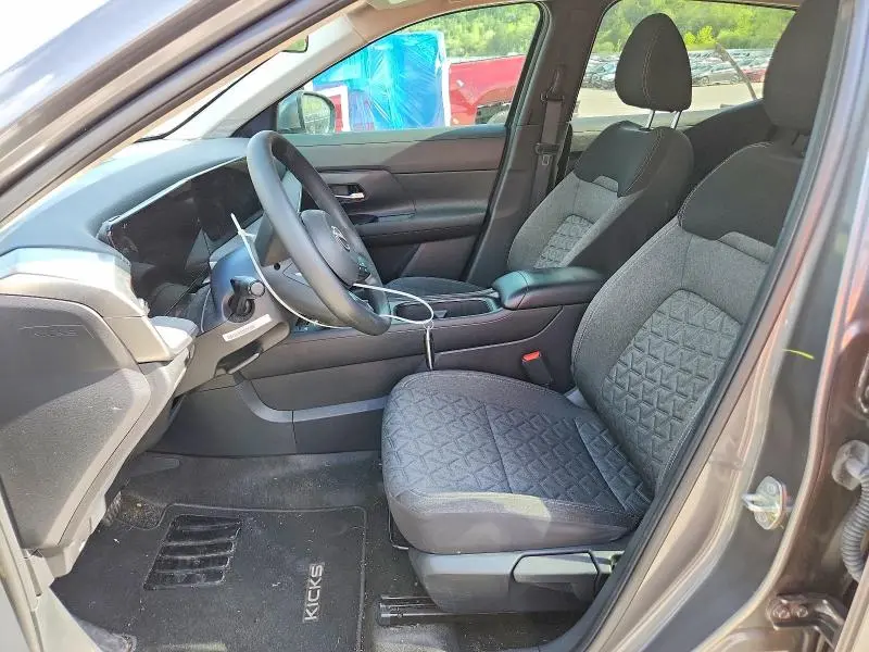 2025 NISSAN KICKS SV  