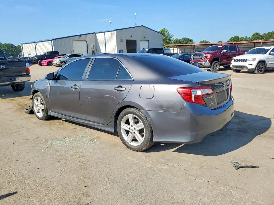 2014 TOYOTA CAMRY SE  