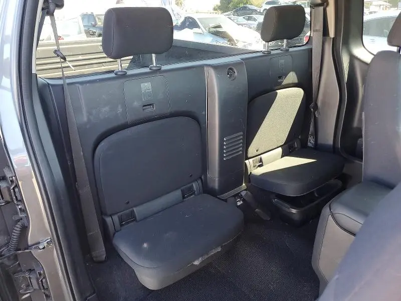 2023 NISSAN FRONTIER S  