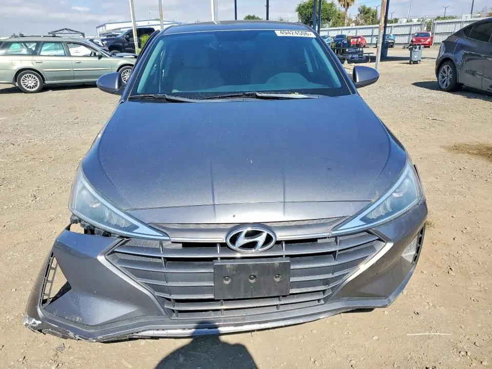 2019 HYUNDAI ELANTRA SE  
