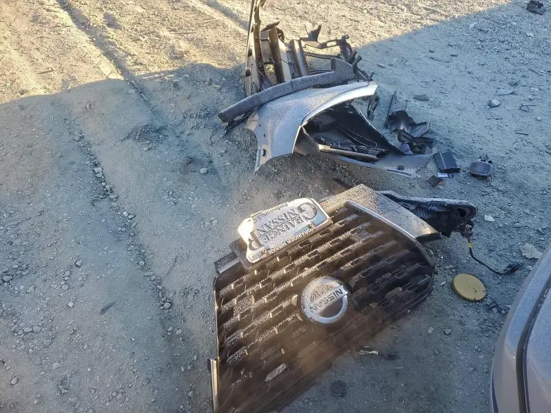 2021 NISSAN KICKS SR  