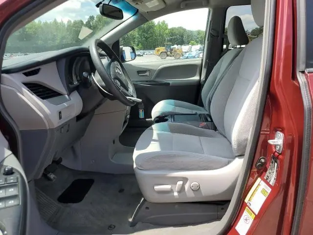 2016 TOYOTA SIENNA LE  