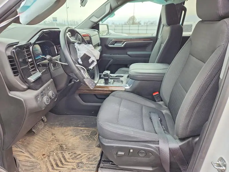 2025 CHEVROLET SILVERADO K1500 LT  