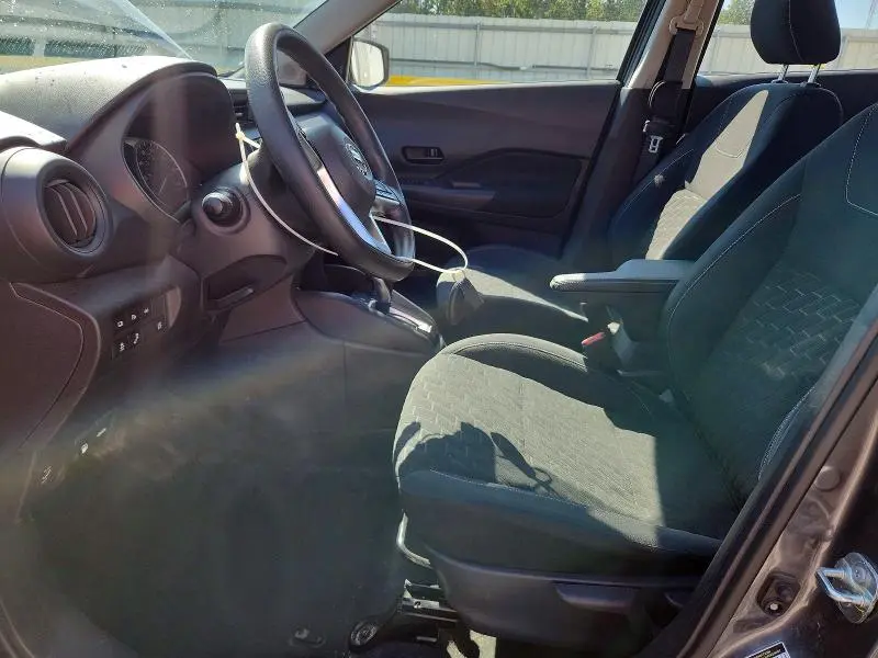 2021 NISSAN KICKS S  