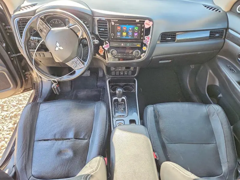 2017 MITSUBISHI OUTLANDER SE  