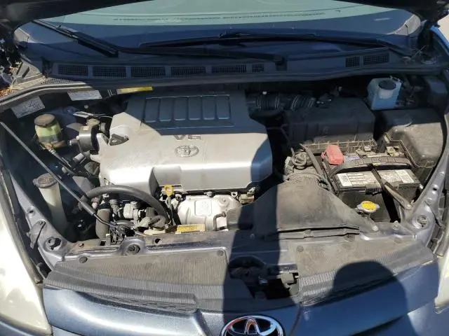 2010 TOYOTA SIENNA XLE