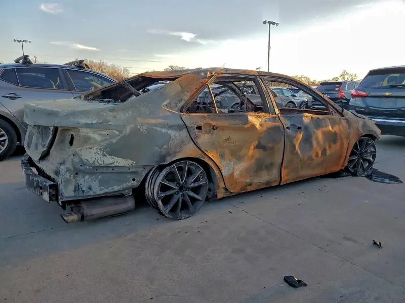 2015 TOYOTA CAMRY LE  