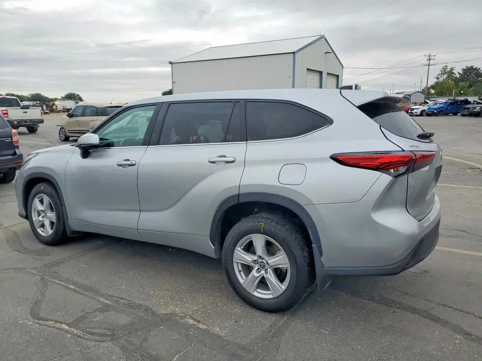 2022 TOYOTA HIGHLANDER HYBRID LE  