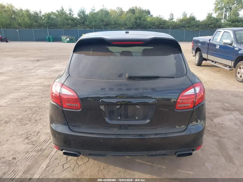 2012 PORSCHE CAYENNE  