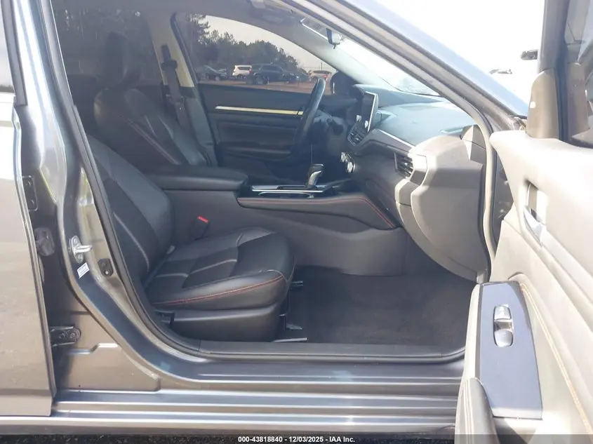 2023 NISSAN ALTIMA SR FWD