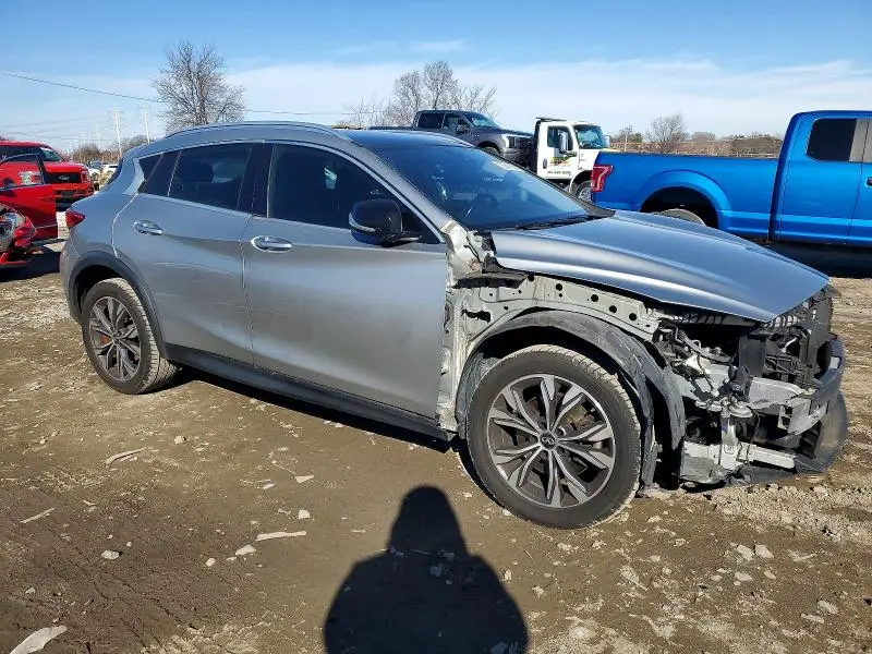 2018 INFINITI QX30 BASE  