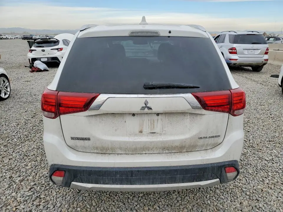 2017 MITSUBISHI OUTLANDER SE  