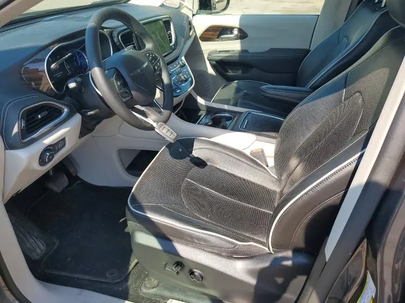 2023 CHRYSLER PACIFICA HYBRID LIMITED  