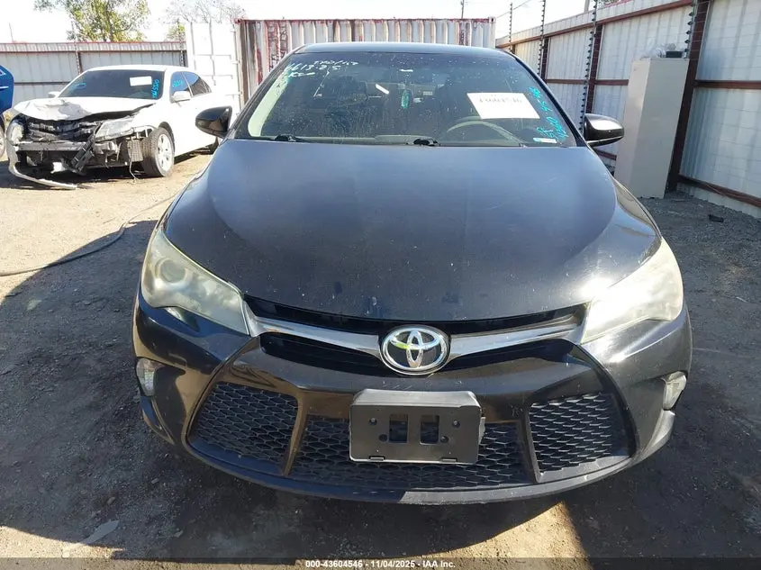 2016 TOYOTA CAMRY SE