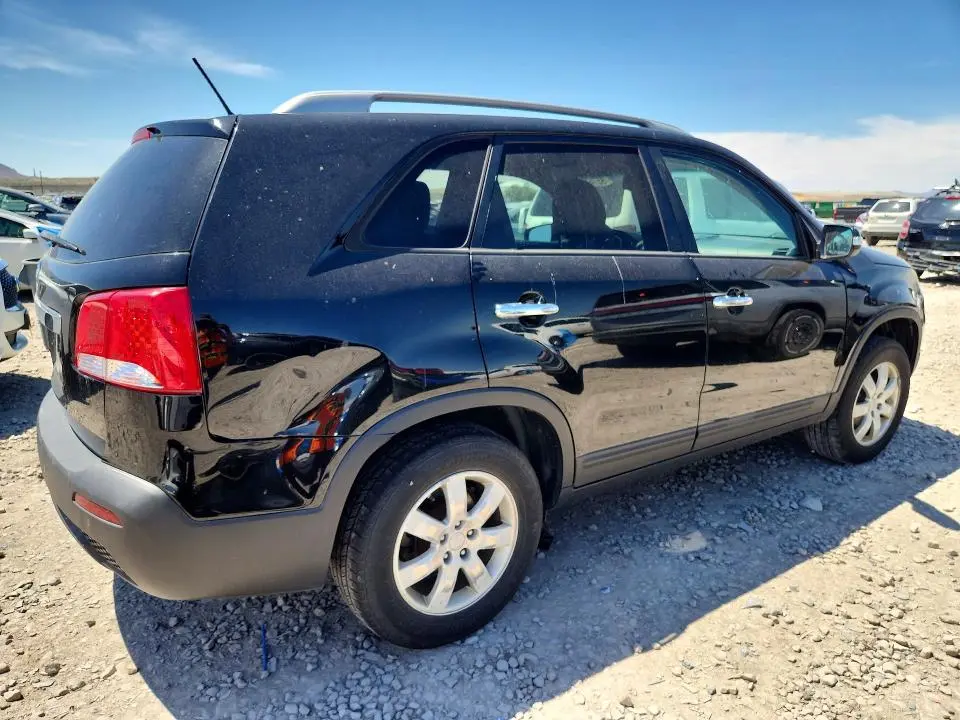 2011 KIA SORENTO LX  