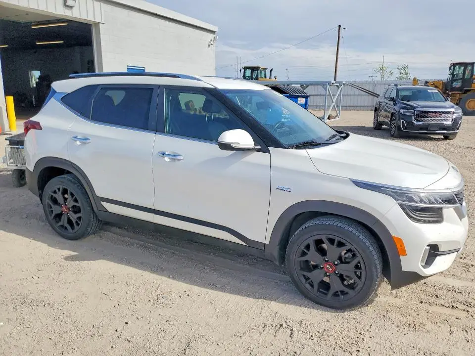 2021 KIA SELTOS SX  