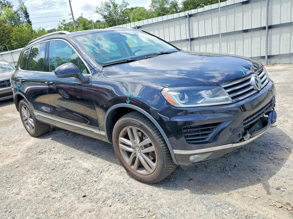2015 VOLKSWAGEN TOUAREG V6 TDI  