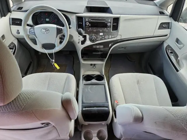 2013 TOYOTA SIENNA LE  