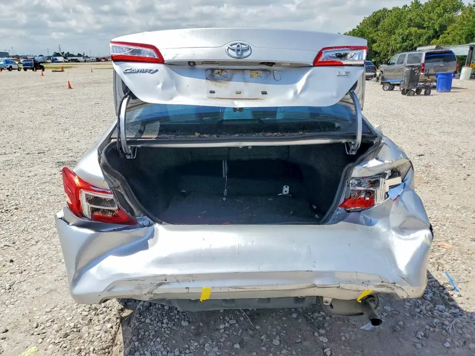 2014 TOYOTA CAMRY LE  