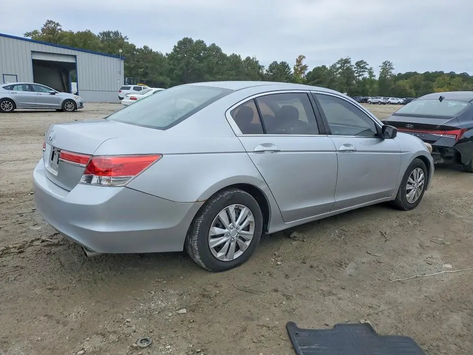 2011 HONDA ACCORD LX  