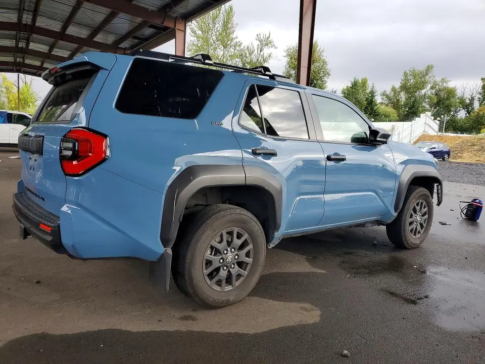 2025 TOYOTA 4RUNNER SR5  