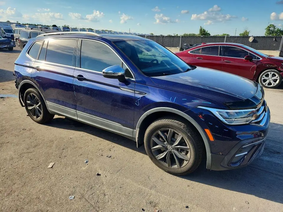 2022 VOLKSWAGEN TIGUAN SE  