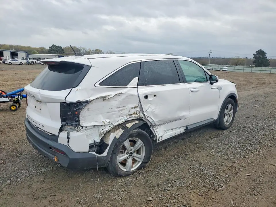 2022 KIA SORENTO LX  