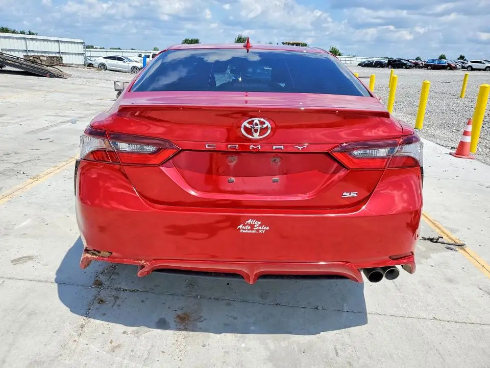 2022 TOYOTA CAMRY SE  