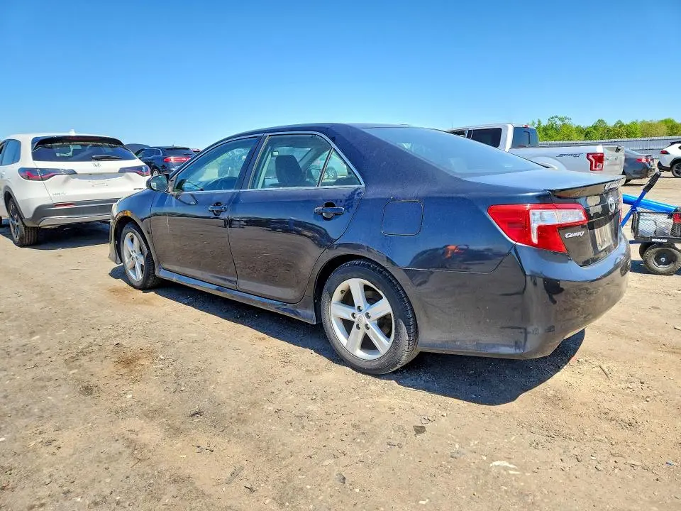2012 TOYOTA CAMRY SE  