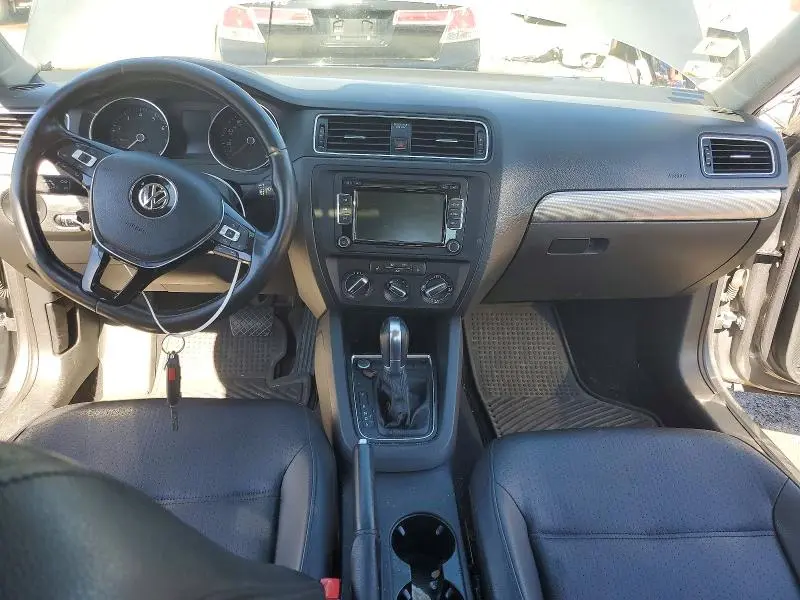 2015 VOLKSWAGEN JETTA SE  
