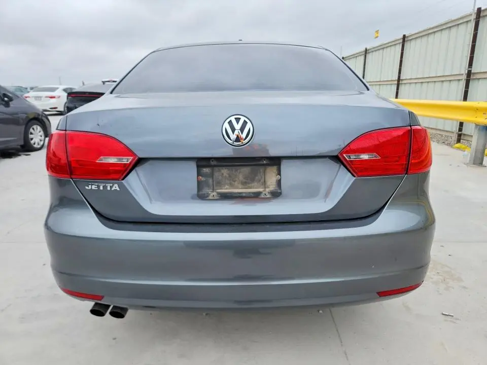 2013 VOLKSWAGEN JETTA BASE  