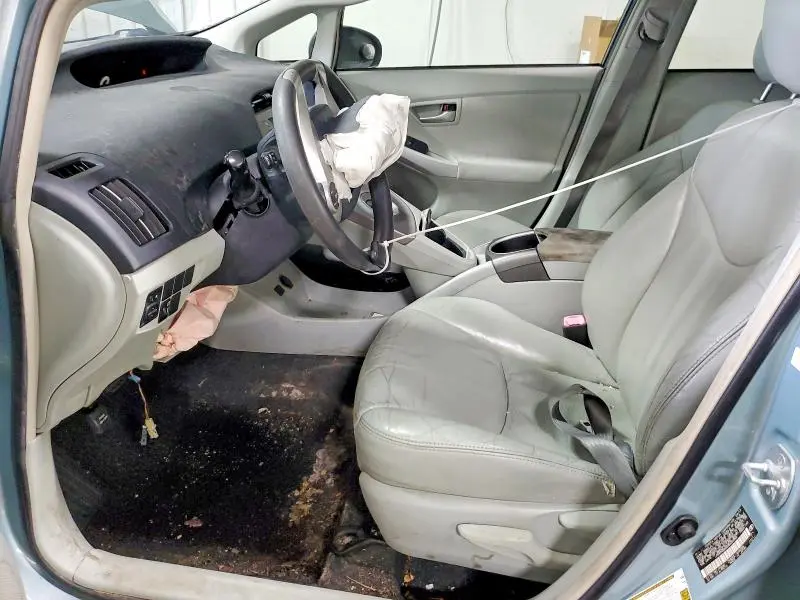 2013 TOYOTA PRIUS THREE  