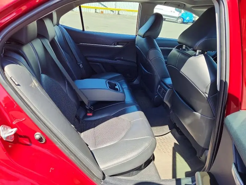 2022 TOYOTA CAMRY XLE  