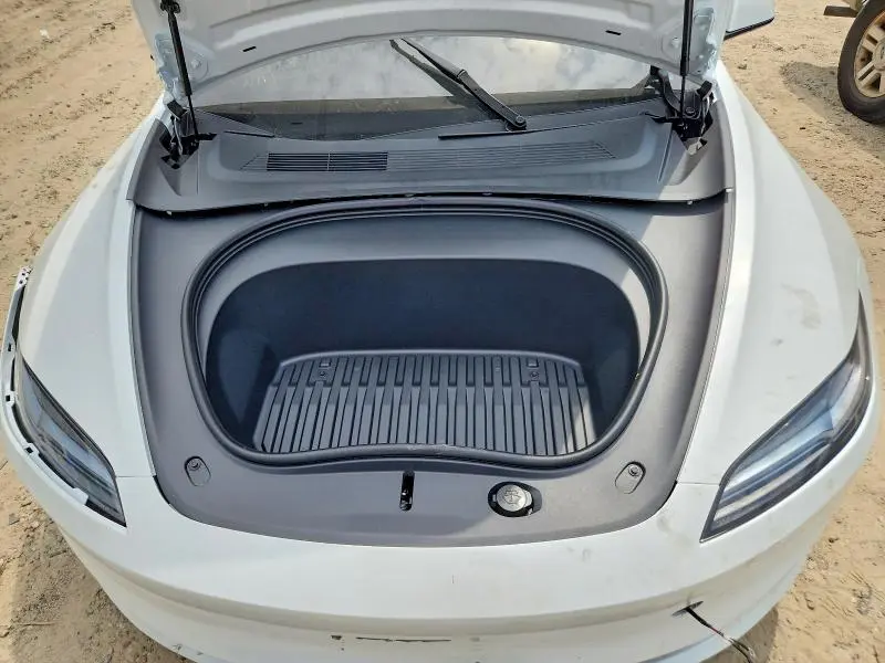 2026 TESLA MODEL 3   