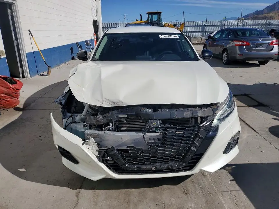 2022 NISSAN ALTIMA SR  