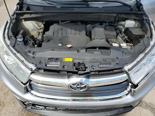 2016 TOYOTA HIGHLANDER LE  