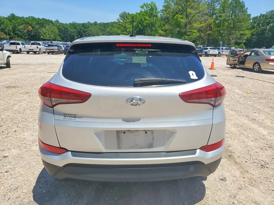 2016 HYUNDAI TUCSON SE  