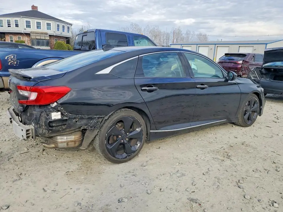 2019 HONDA ACCORD TOURING  