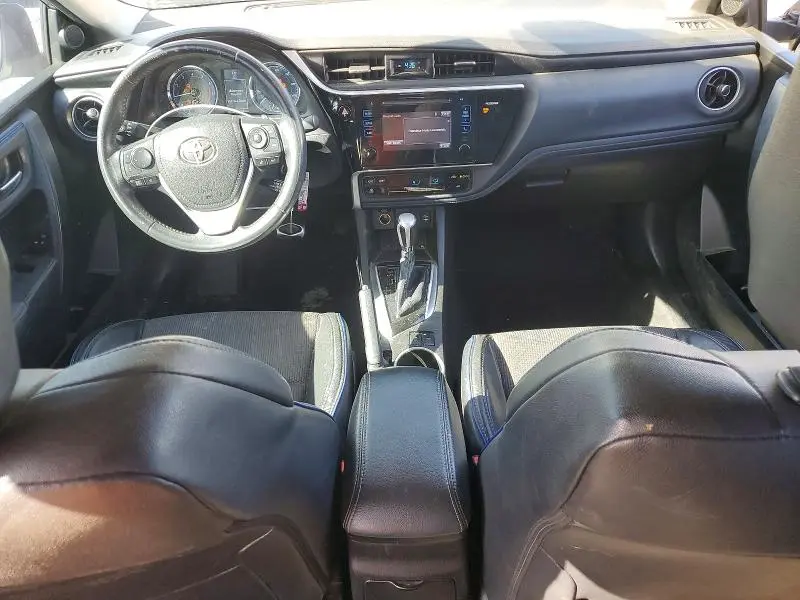 2017 TOYOTA COROLLA SE  