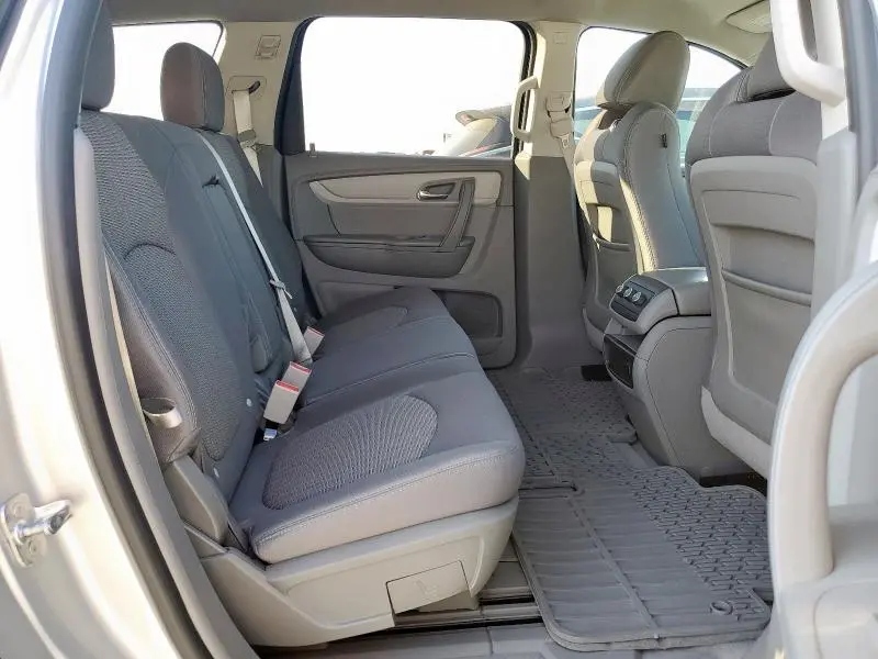 2013 CHEVROLET TRAVERSE LS  